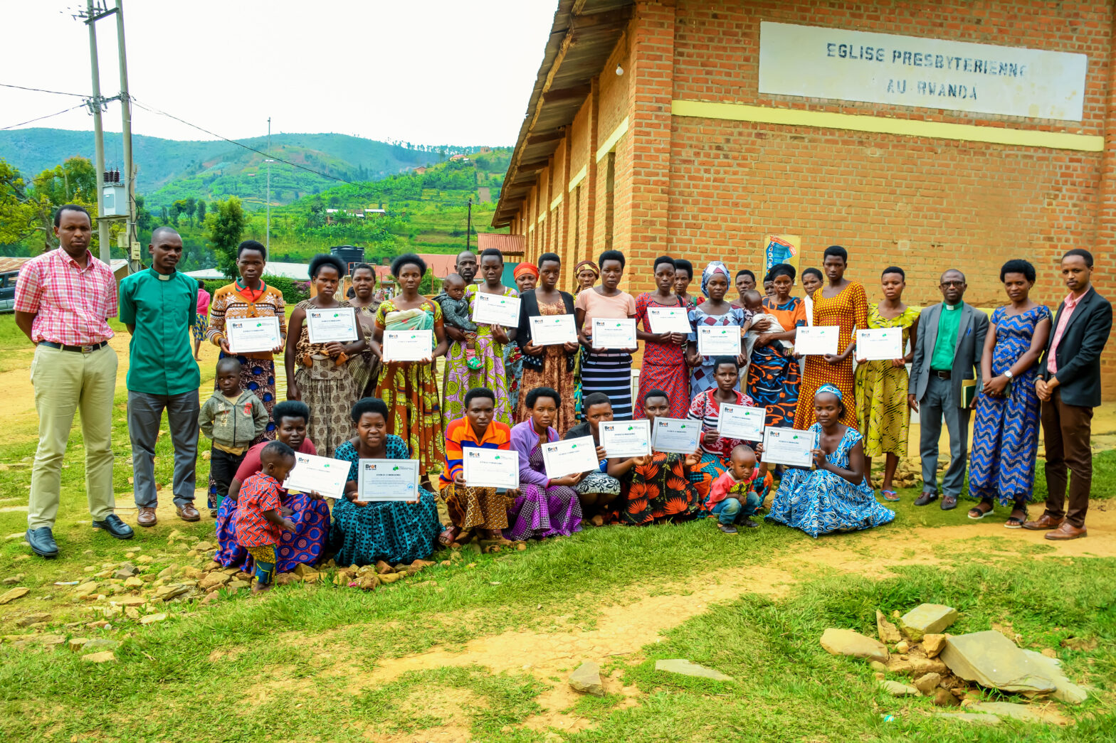 Delivery of Certificate to teen mothers￼